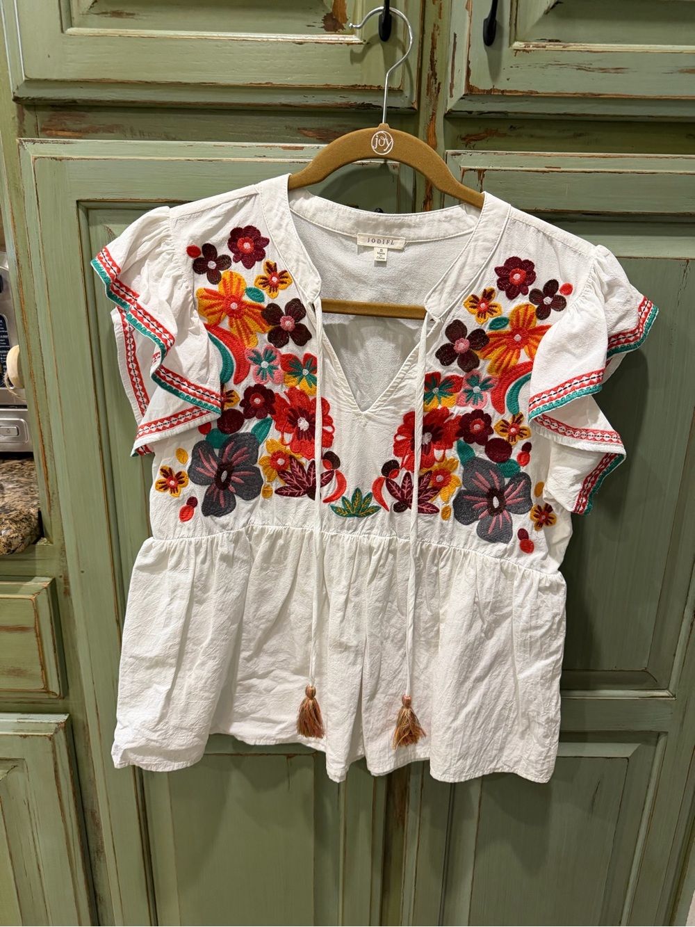 JODIFL White Embroidered Flutter-Sleeve Peplum Top